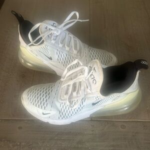 White Nike Air Max 270